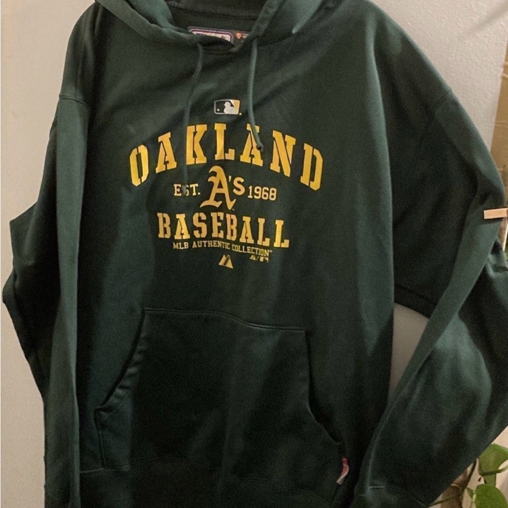 Menโs Polyester Mesh Oakland Athletics Baseball Thermal Hoodie by Majestic